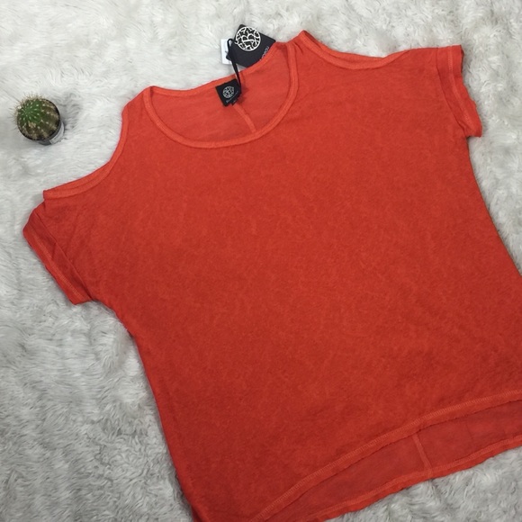 (SOLD) NWT Bobeau Cold Shoulder Top Women’s Blouse - Picture 7 of 8